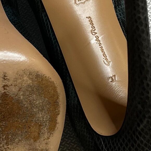 Gianvito Rossi Milano Snakeskin-Embossed Leather Pumps⎪Size 37 (US 6.5-7) - Picture 10 of 15